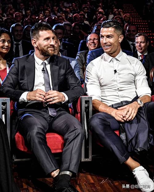 罗德里打造最佳球员：C罗右脚、梅西左脚、哈兰德终结能力