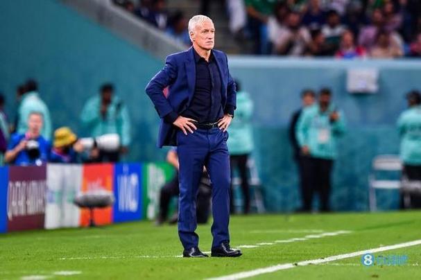 德尚带法国胜率64%，在执教同一国家队超过100场的教练中排名第6