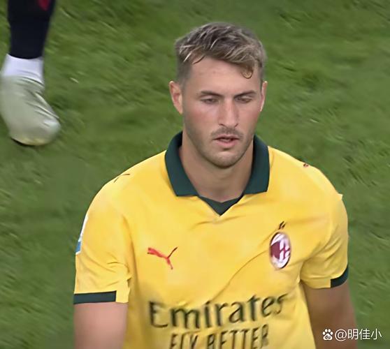 记者谈米兰锋线：希门尼斯留队可能性不大，莱奥也可能离开