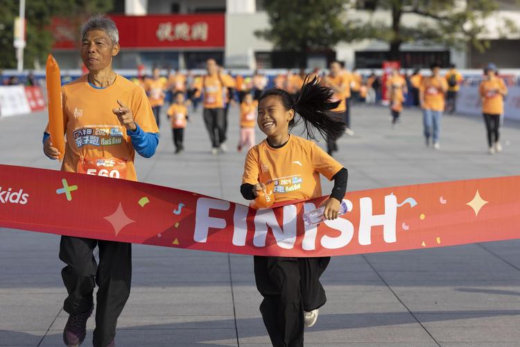 昆汀·理查德森：今年MVP是SGA 我不喜欢文班为自己造势的行为