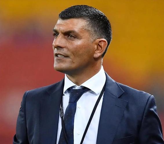 卡斯卡里诺：切尔西转会操作就像流水线，不赢球你会失去明星球员