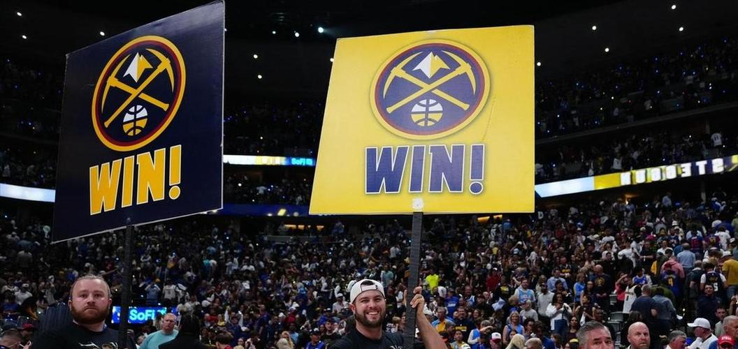 雷霆球迷扔进中圈投篮赢下2万美金 欲买下SGA新款战靴&获本尊回应