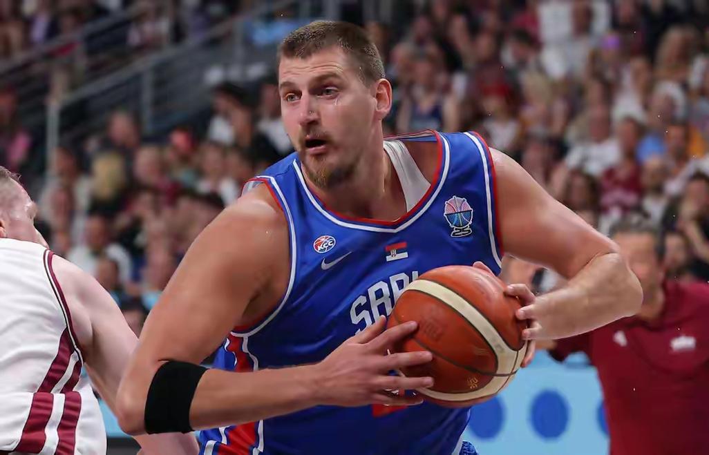 轻轻松松！约基奇20中10砍下25+15+8 第三节10+5+4带队一波流