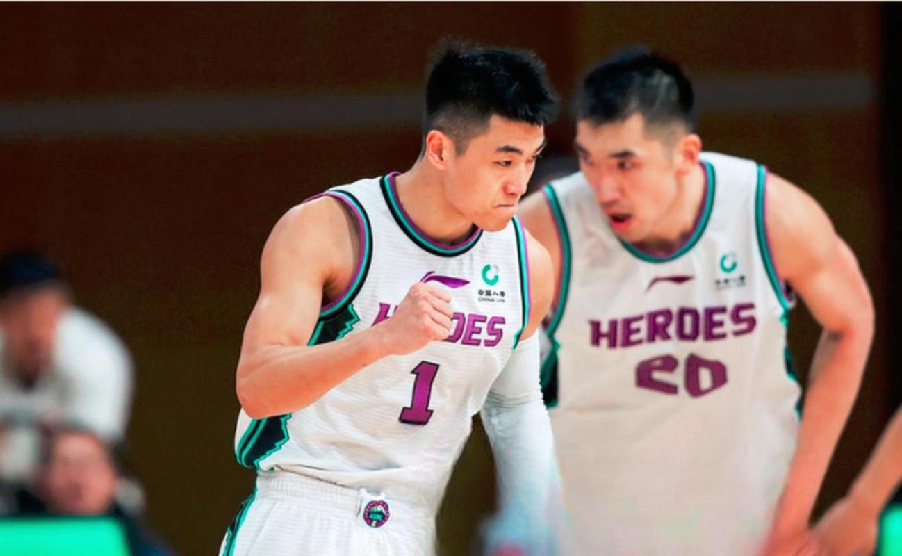 邱彪：高诗岩膝伤加重&状态有所下降 陶汉林脚趾也出现了轻微骨裂