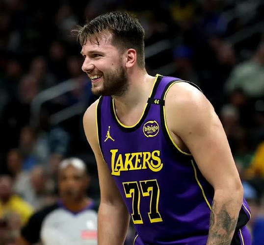 雷迪克：若我们在赛季结束前继续保持这种表现 那东契奇应该赢MVP