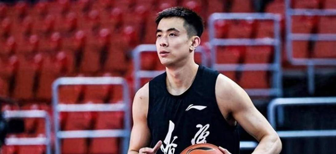 基情满满！赵继伟晒与莫兰德亲密合照：他在撒娇...后者回复