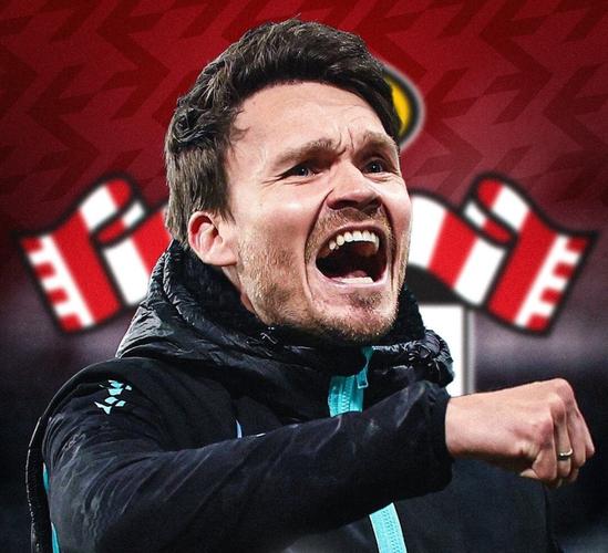 德天空：加纳主帅赛后得知记者生日，发布会上用德语唱生日歌祝福