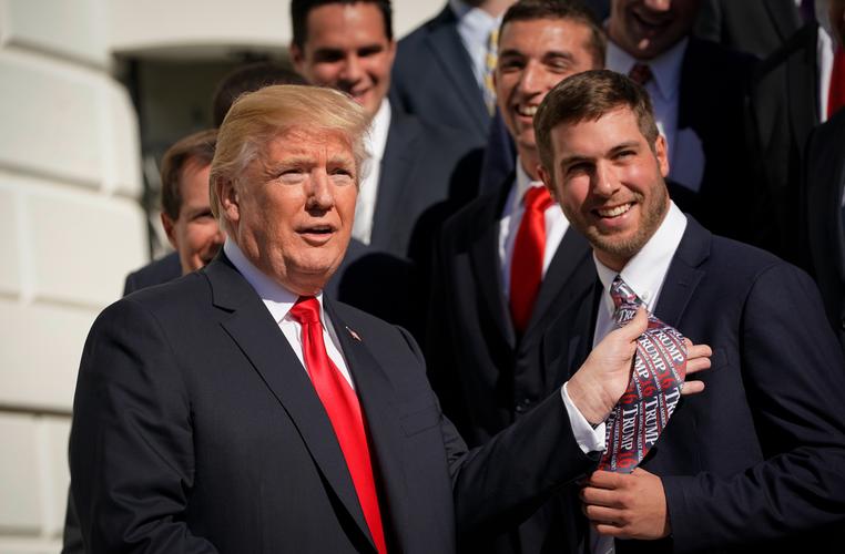 邓弗里斯：去世界杯是为了赢球，不会去想之后会不会和特朗普合影