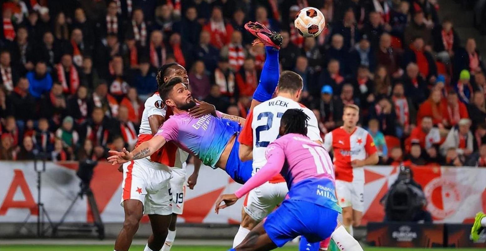 恰尔汗奥卢：因为02土耳其憧憬世界杯，现在轮到我上场了