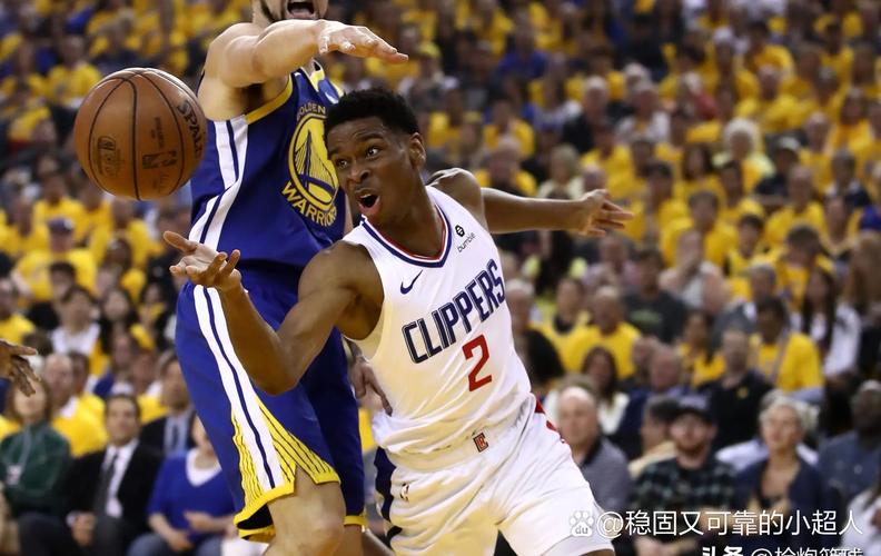 亚历山大谈最后助攻：活塞开始多人包夹我 这对队友更有利