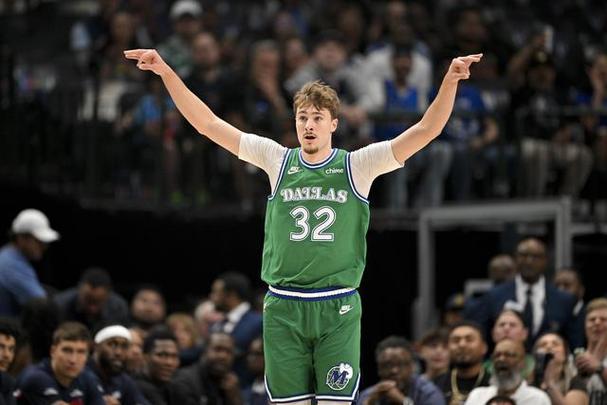 【菜鸟】弗拉格19中5得12分4板2帽 哈珀13分6板 埃奇库姆13分5助