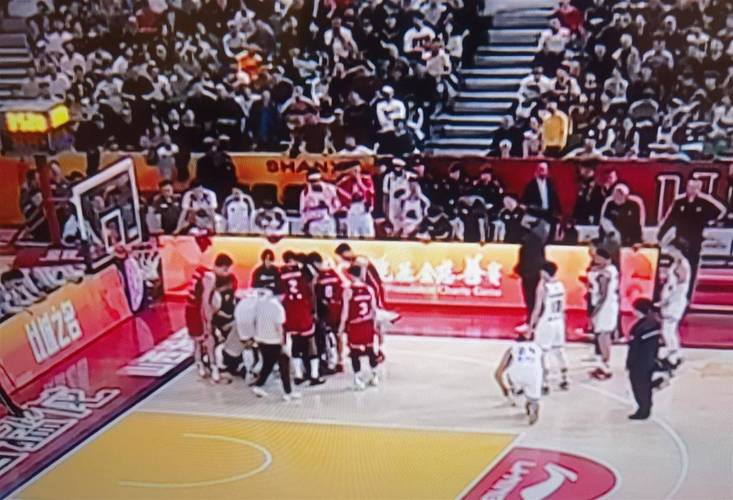 常规赛丨先行者客场不敌山东高速