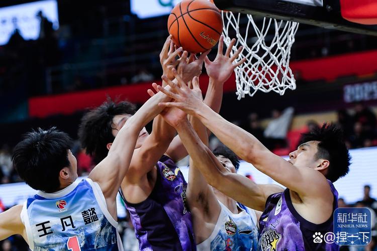 颜骏凌：我们完全有能力跟喀麦隆抗衡；对于比赛结果肯定是遗憾的