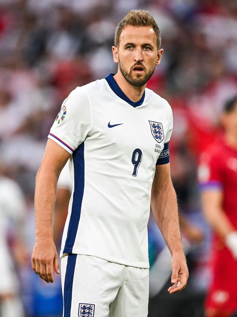 英格兰国家队官方：凯恩训练中受小伤，作为预防性措施不出战日本