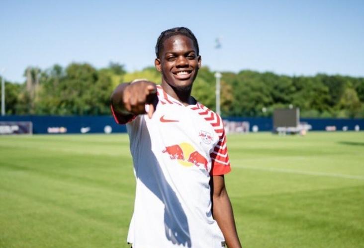 记者：卢克巴今夏可能离开莱比锡，接下来取决于收到的报价