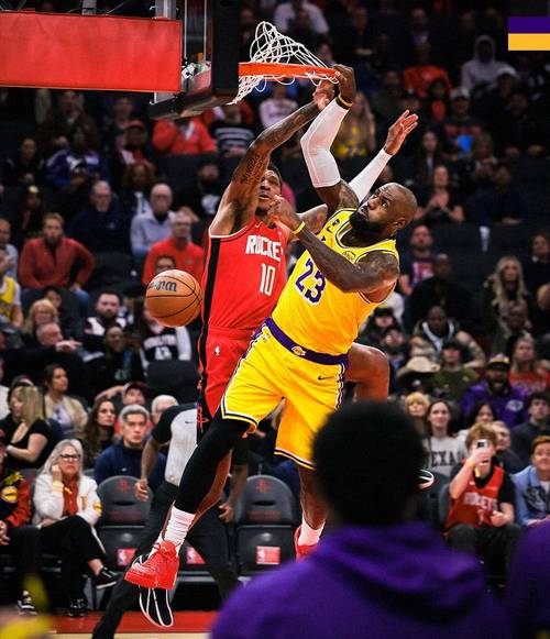 名记：湖人确实有兴趣让詹姆斯回归 薪资数额是最重要决定因素