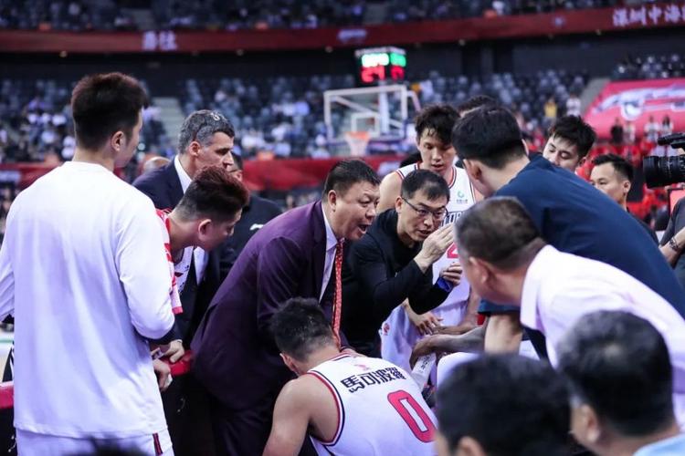 卢伟：钟诚指导也是我以前的队友 希望吉林男篮一切顺利