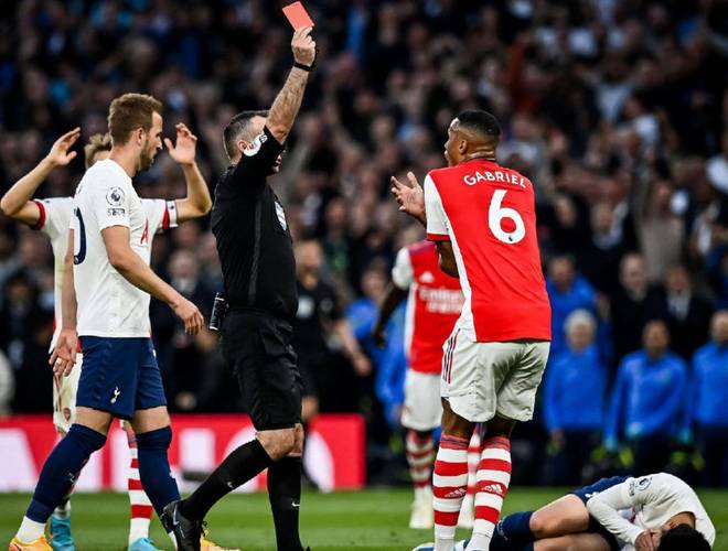 西班牙-埃及比赛中出现种族歧视事件，前裁判：不能容忍这种情况