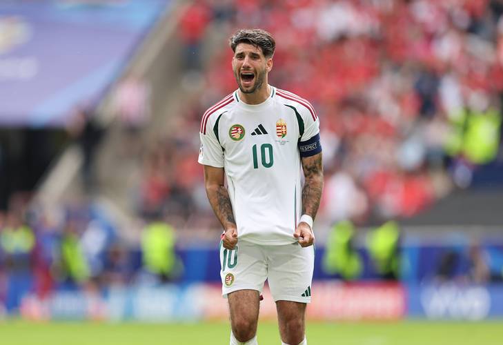 TYC：洲际附加赛主裁法昆多·特略因伤含泪离场，可能错过世界杯