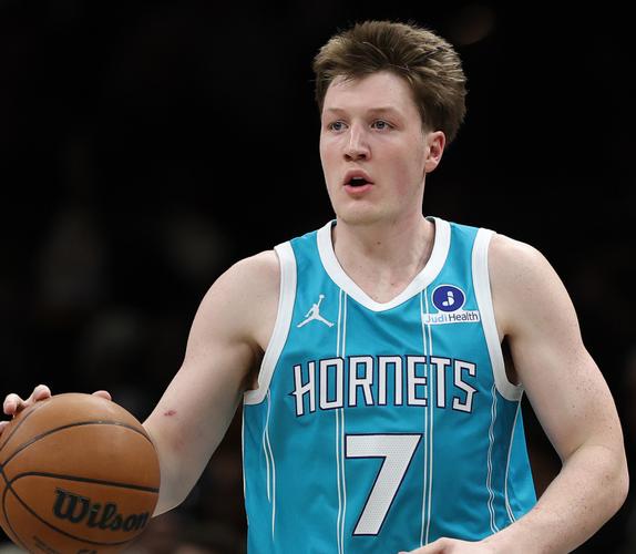 看你下半场了！克尼佩尔半场7中2&三分1中0拿到4分5板1断1帽