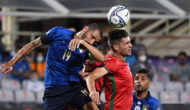 意媒：波黑进球前哲科争顶时疑似右臂触球，这个扳平球存在争议