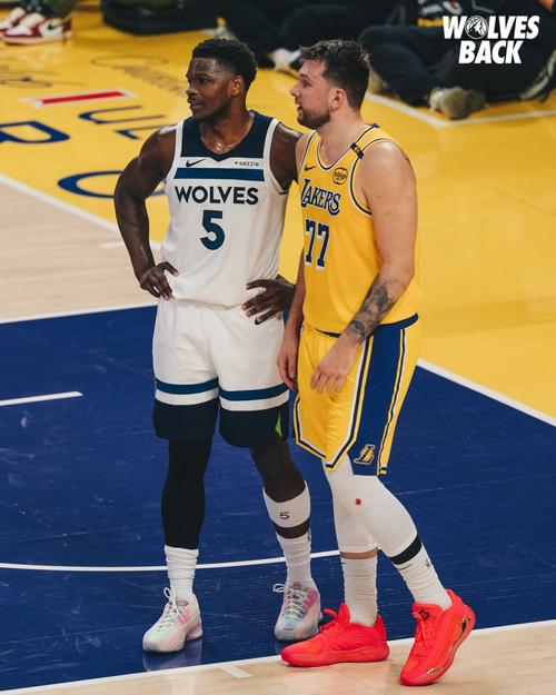 熟悉的节奏！东契奇上半场15中7得20分4板7助1断 三分7中4