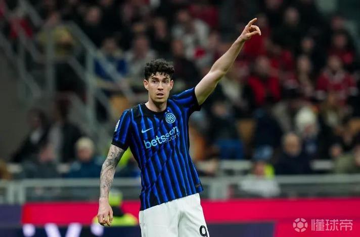 每体：巴斯托尼红牌致意大利出局，糟糕状态恐引巴萨重新评估