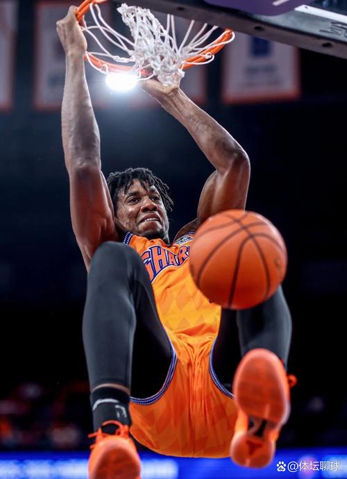 CBA官方：上海男篮外援怀特塞德当选本赛季第三期月最佳防守球员