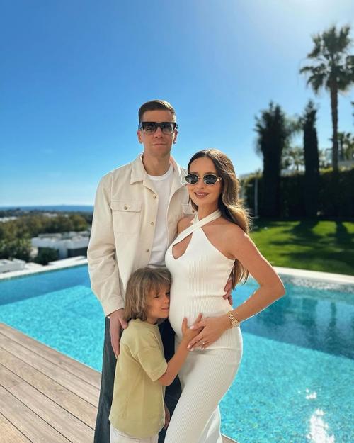 妻子社媒为拉莫斯庆生：你是我们家的顶梁柱，为你感到无比骄傲