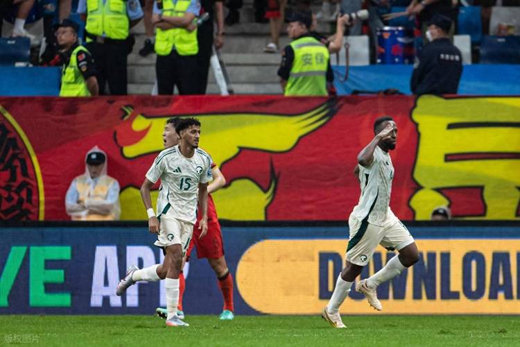 沙特记者：历史首次有8支阿拉伯球队晋级世界杯
