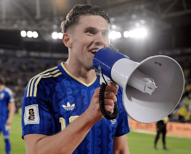 瑞典锋霸！约克雷斯附加赛2战戴帽+绝杀，效力阿森纳42场16球2助