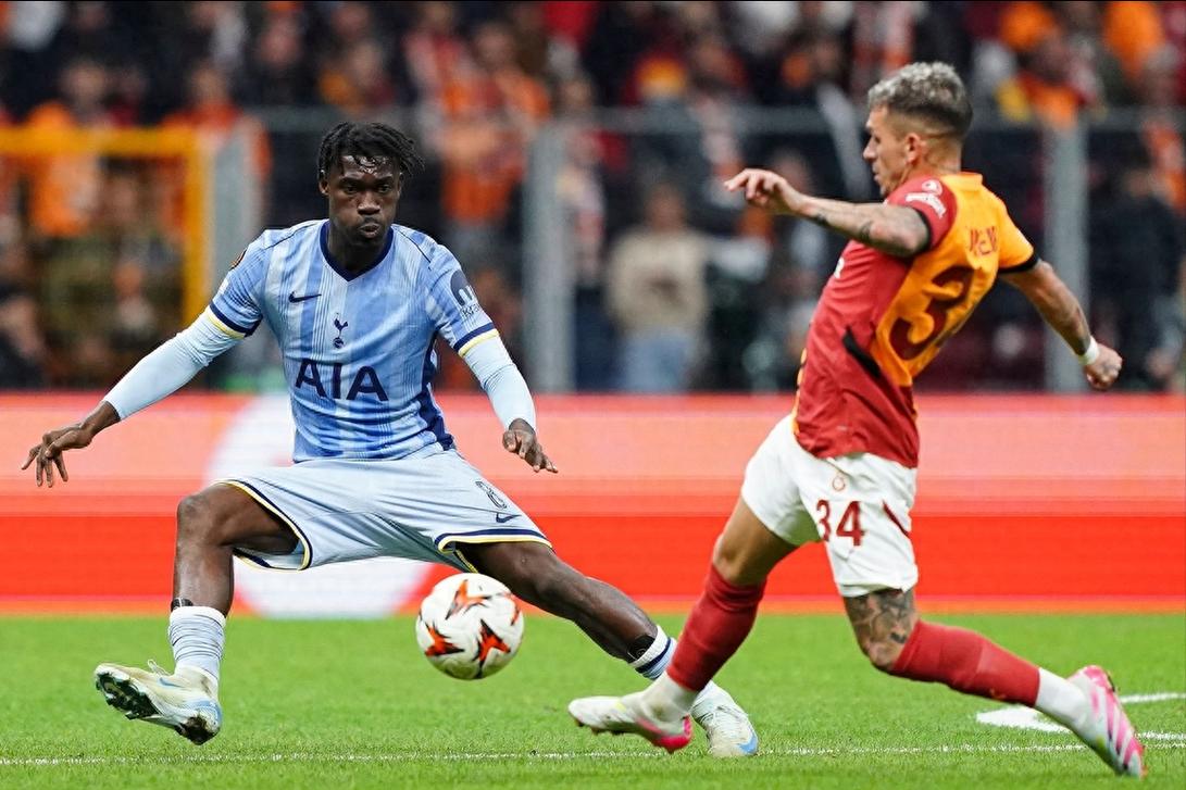 意媒：热刺此前与加拉塔萨雷主帅密切接触，但后者不愿半途离队