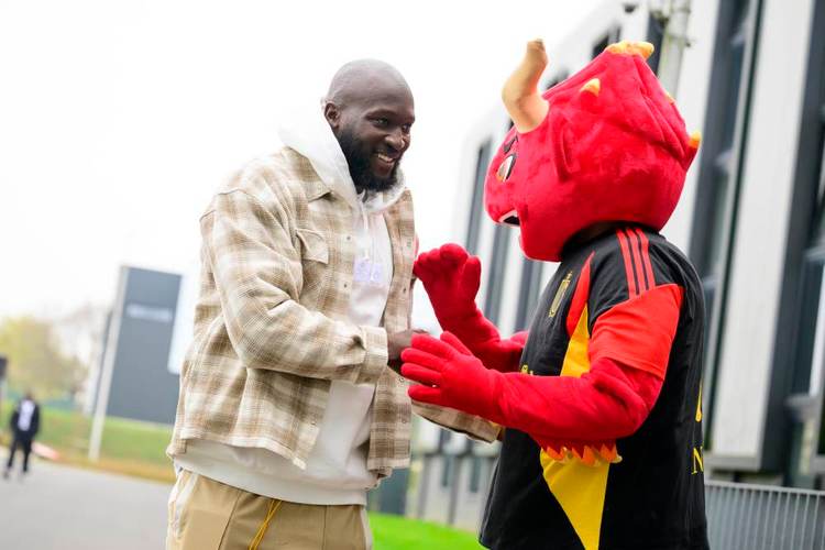 意媒：那不勒斯与卢卡库彻底决裂，不排除视其违约直接解约的可能