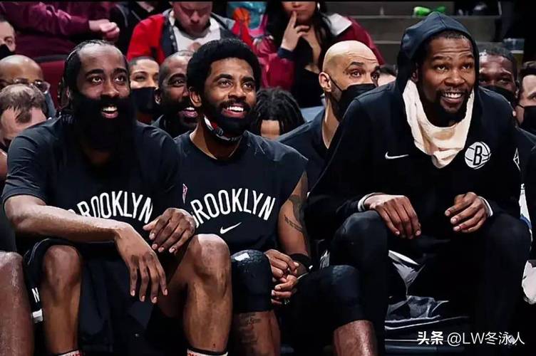 詹姆斯和哈登今天的对位 是历史对位总得分第四高&前三都是詹杜