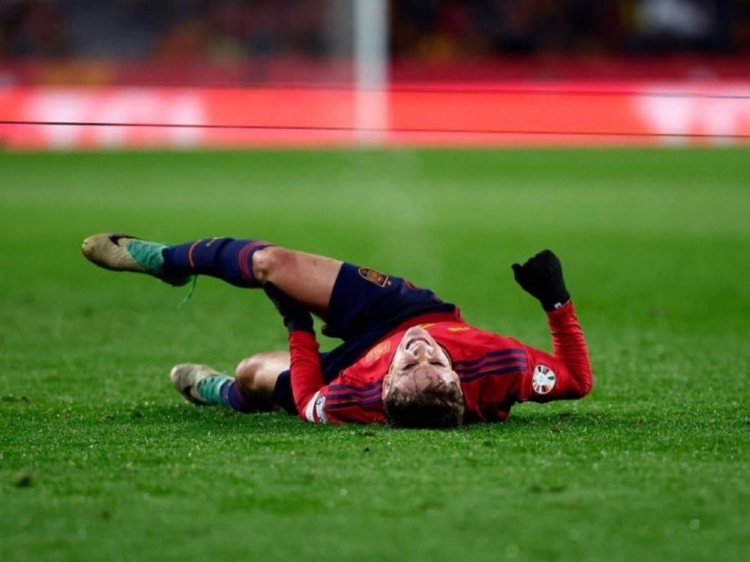 阿斯报:瑟尔洛特代表挪威比赛时头部受伤,本周末出战巴萨存疑