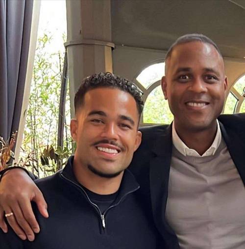 每体:巴萨希望续约克鲁伊维特之子肖恩,提供直到2029年的合同