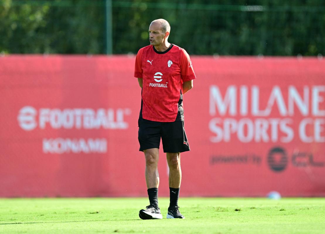 意媒：莱奥尼回到球场上进行个人训练，有望4月底回归利物浦合练