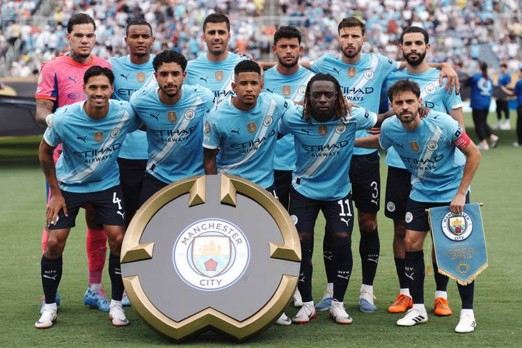 曼城官方:胡桑诺夫击败罗德里与多库,当选队内三月最佳球员