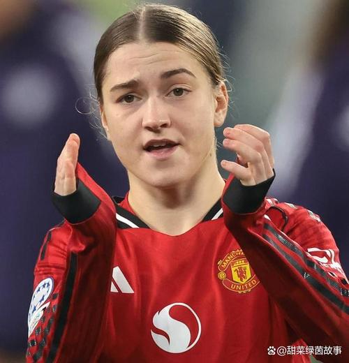 女足欧冠：拜仁2-1战胜曼联，两回合总比分5-3晋级半决赛