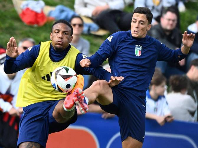 波黑后卫:意大利是世界最强球队之一;这是我第一次在赛后哭