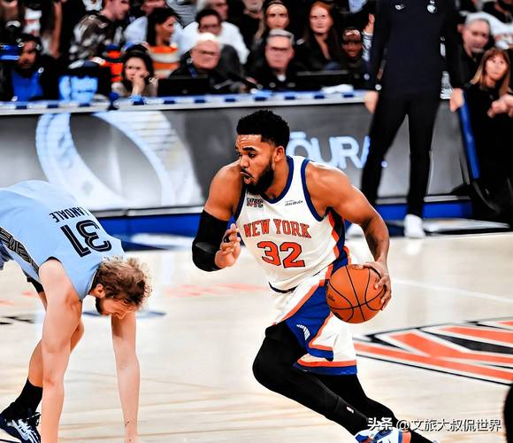 准得吓人!尼克斯首节21中17&三分5中5砍48分 领先灰熊18分