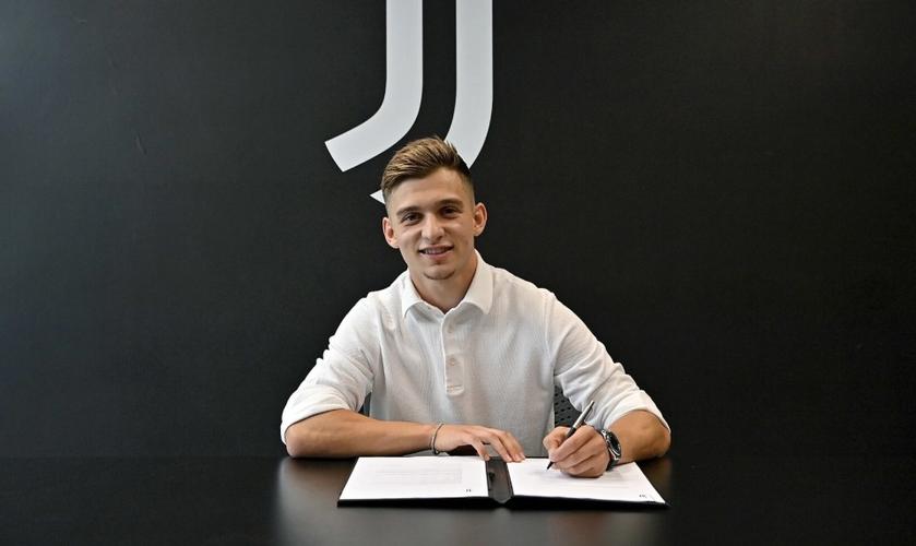 一家子球员!老孔塞桑:5个儿子3个右边锋1个右后卫,小儿子10岁