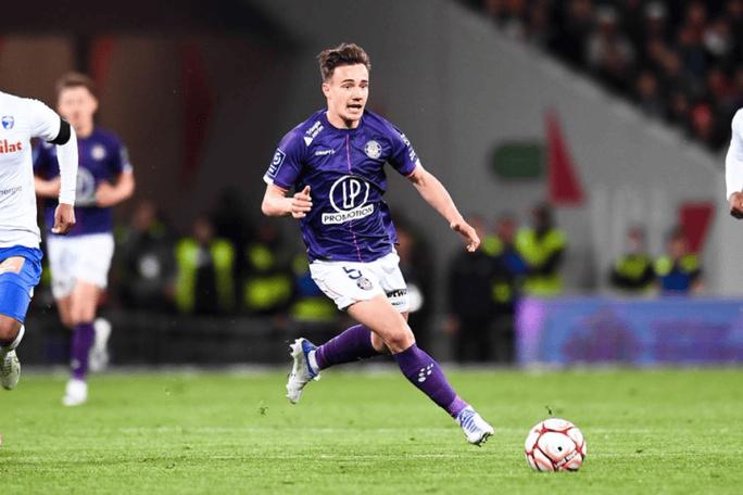 官方：巴黎vs图卢兹的比赛，法甲主裁将首次佩戴麦克风