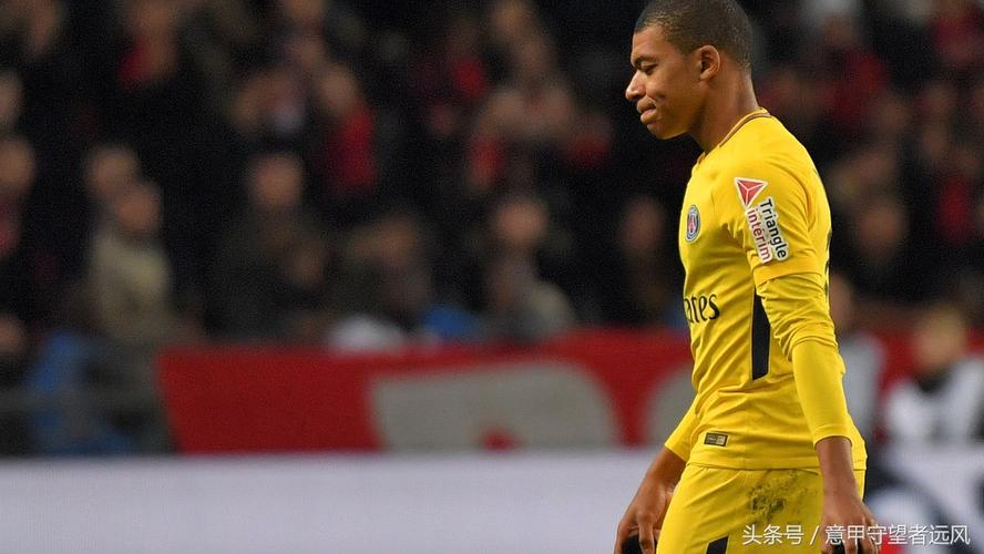 RMC：法国裁判工会寻求未来三年涨薪，法甲主裁目前年薪14.5万欧