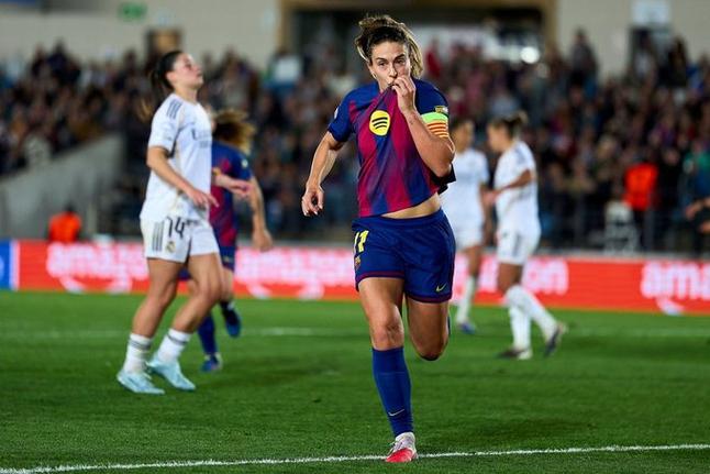 6-0大胜皇马,普特拉斯迎巴萨女足生涯500场里程碑之战