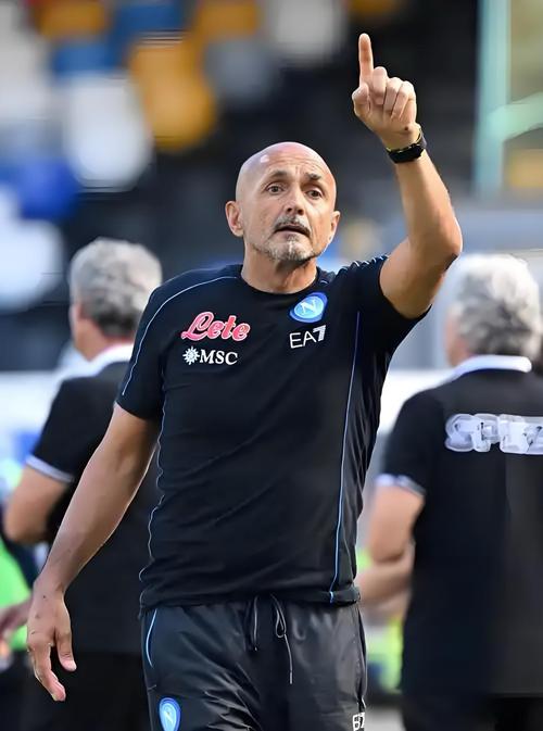 意媒:尤文CEO科莫利今日与斯帕莱蒂谈续约,提供约600万欧年薪