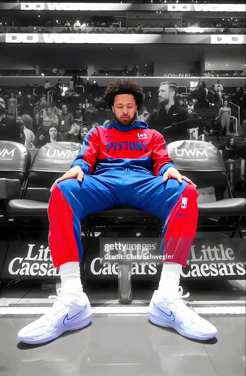 媒体人：活塞没坎宁安还有希望过首轮 湖人没东契奇就止步首轮了