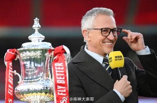 太阳报:内维尔旗下媒体公司年营收超千万镑,其本人分红300万镑