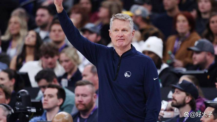 科尔：当主帅首战就输球让我大开眼界，即便有我妻子学意语也好难