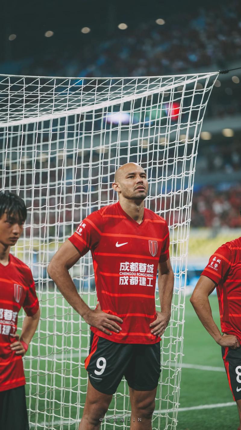 媒体人:费利佩的训练状态一定不够100%,蓉城今晚难踢最多赢一个